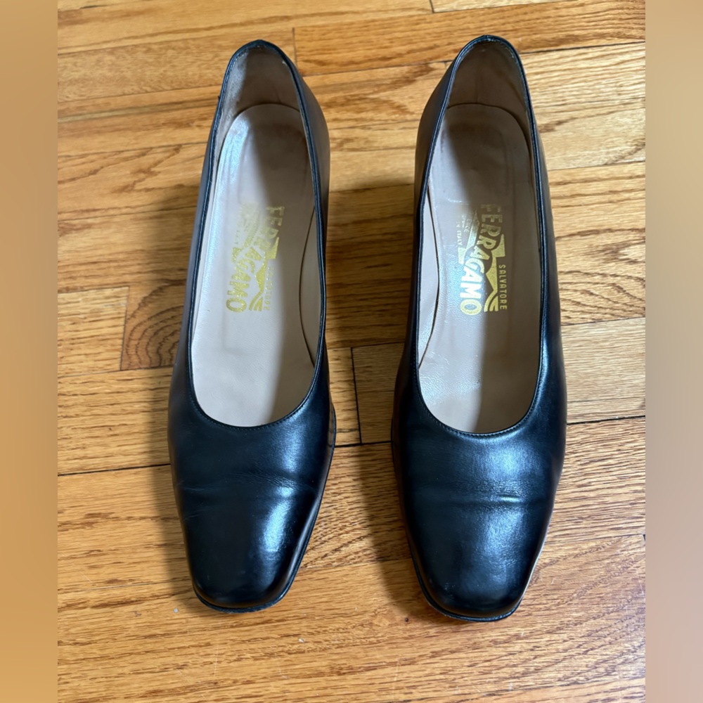 Salvatore Ferragamo Black Heels Elegant Design
